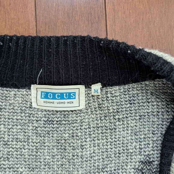 AZTEC DETAIL VINTAGE NEUTRAL KNIT CARDIGAN SWEATER - Picture 3 of 3